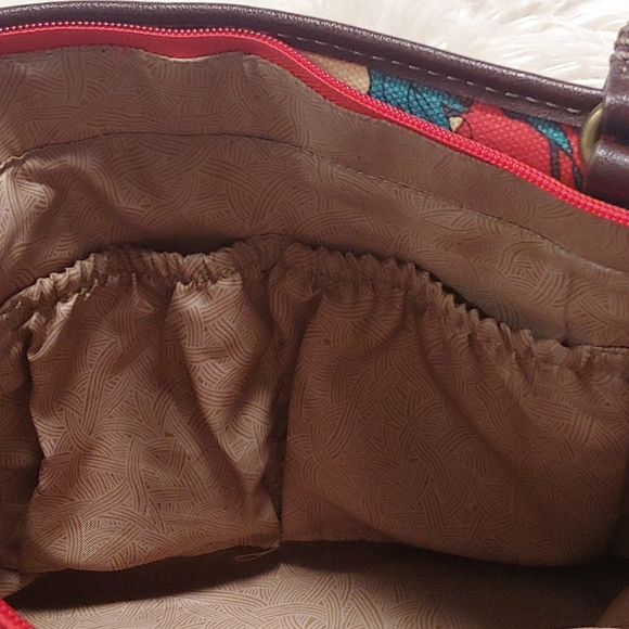 SakRoots Crimson Flower Power Critter Tote - Picture 3 of 15